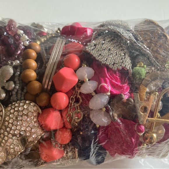 3lb+Mixed Costume crafters Jewelry Lot -  modern vintage - Picture 5 of 9
